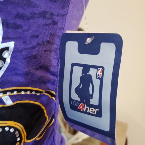 NBA 4 Her Laker BLING v-neck t-shirt. Sz M - Picture 4 of 5